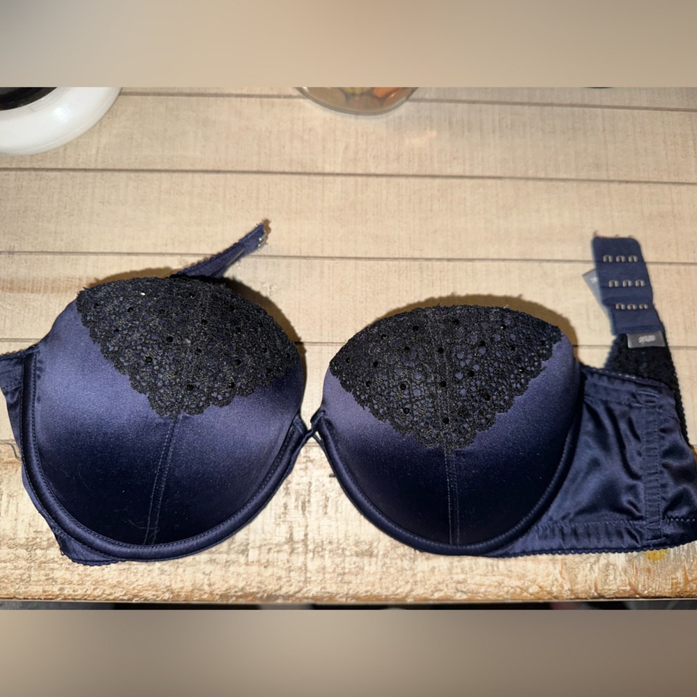 Aeire 34C navy with lace strapless push up bra
